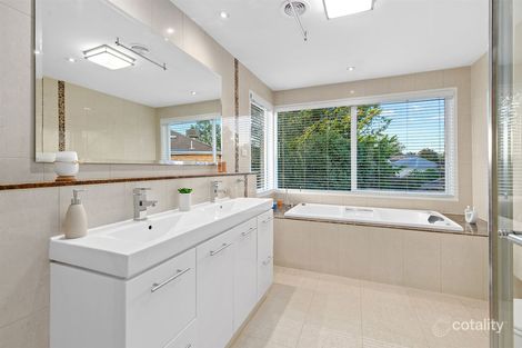 Property photo of 11 Hodges Close Rowville VIC 3178