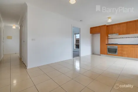 Property photo of 4/24 Elsey Road Reservoir VIC 3073