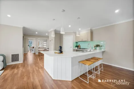 Property photo of 2 Sistine Row Mernda VIC 3754