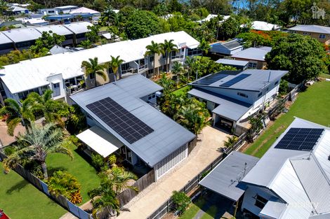 2/196 Cypress St, Urangan, QLD 4655