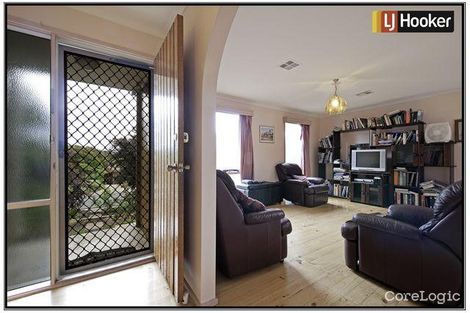 Property photo of 10 Hirst Place Giralang ACT 2617