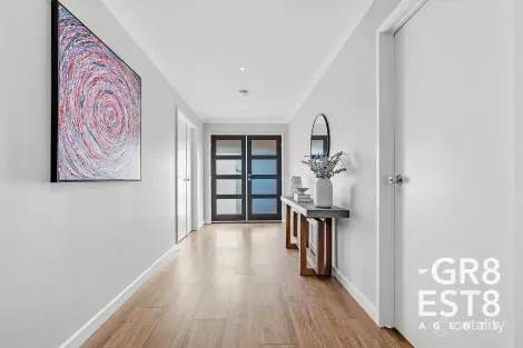 Property photo of 30 Lemon Grove Cranbourne West VIC 3977