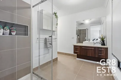 Property photo of 30 Lemon Grove Cranbourne West VIC 3977