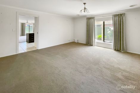 Property photo of 17 Elstead Way Lake Gardens VIC 3355
