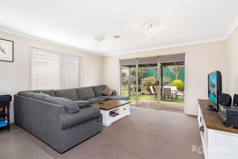 Property photo of 2 Firbank Place Kilmore VIC 3764