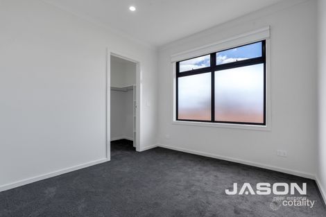 Property photo of 5 Banksia Grove Tullamarine VIC 3043