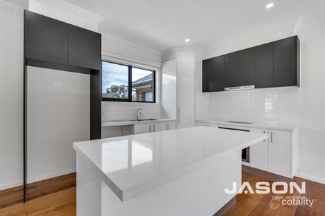 Property photo of 5 Banksia Grove Tullamarine VIC 3043
