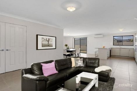 Property photo of 13 Andrew Court Rutherford NSW 2320