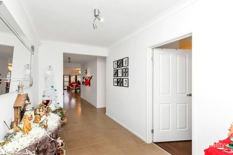 Property photo of 35 Positano Way Lalor VIC 3075