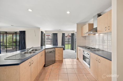 Property photo of 31 Jagger Circuit Cranbourne East VIC 3977