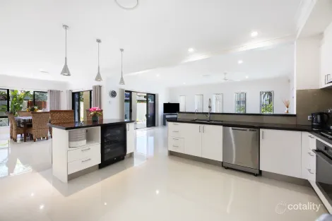 Property photo of 2805 Gracemere Circuit North Hope Island QLD 4212