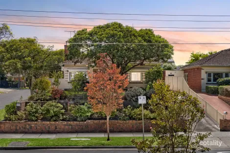 Property photo of 172 Holmes Road Moonee Ponds VIC 3039