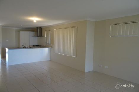Property photo of 7 Bentham Turn Banksia Grove WA 6031