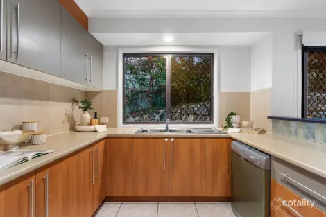 Property photo of 20 Juanita Springwood QLD 4127