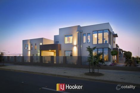 Property photo of 2 Donald Horne Circuit Franklin ACT 2913
