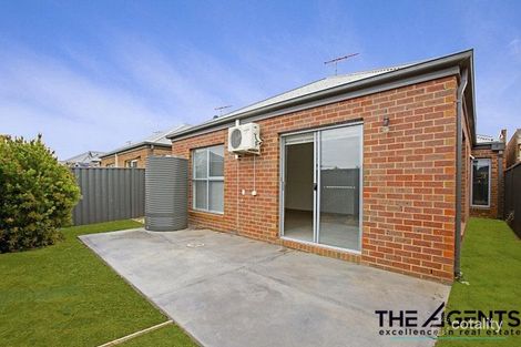 Property photo of 14 Fawkner Road Manor Lakes VIC 3024