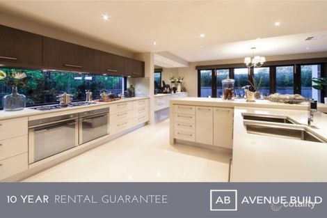 202 Waterhaven Bvd, Point Cook, VIC 3030