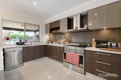 Property photo of 10 Snowgum Court Narre Warren South VIC 3805