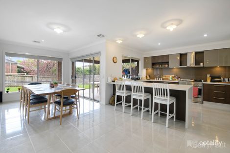 Property photo of 10 Snowgum Court Narre Warren South VIC 3805