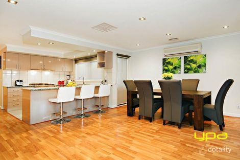 Property photo of 14 Emerald Court Caroline Springs VIC 3023