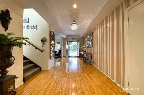 Property photo of 28 Hunts Cross Way Caroline Springs VIC 3023