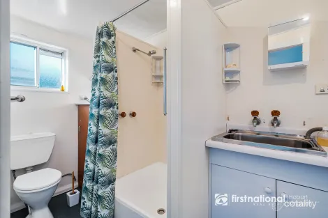 Property photo of 17 Victoria Avenue Dennes Point TAS 7150
