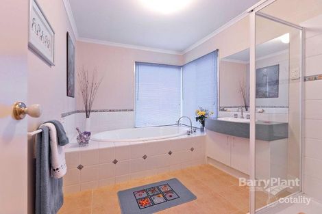 Property photo of 5 Trentham Way Langwarrin VIC 3910