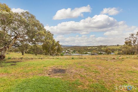 Property photo of 8 Wark Place Jerrabomberra NSW 2619