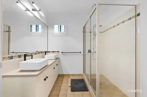 Property photo of 27 Peninsula Drive Hay Point QLD 4740