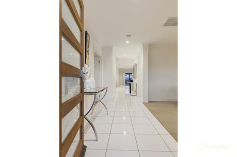 Property photo of 3 Lancewood Road Manor Lakes VIC 3024