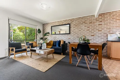 Property photo of 1/4 Conoble Court Eagleby QLD 4207