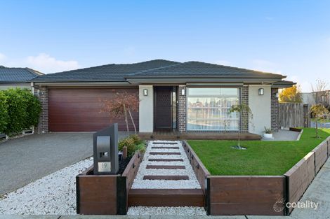 19 Pasadena Bvd, Clyde, VIC 3978
