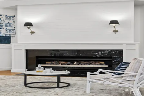 Property photo of 1 Royal Mews Paradise Point QLD 4216