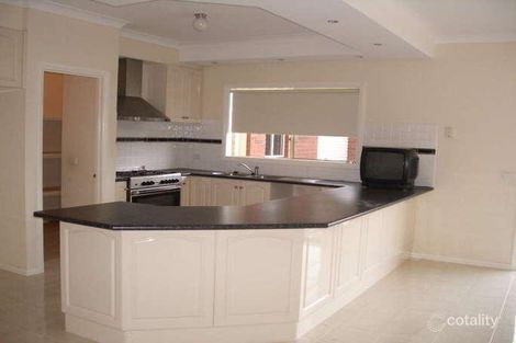 Property photo of 20 Pinnaroo Crescent Burnside VIC 3023