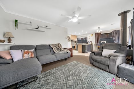 Property photo of 6 Mossman Drive Cranbourne East VIC 3977