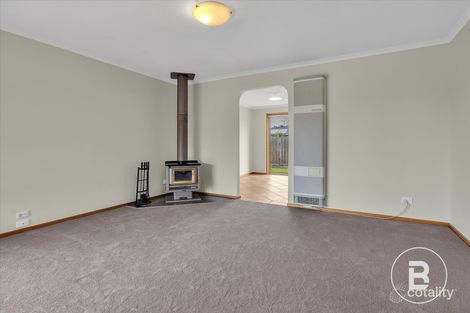 Property photo of 9 Daly Court Darley VIC 3340