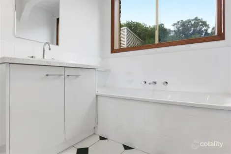 Property photo of 4 Roxy Close Berwick VIC 3806