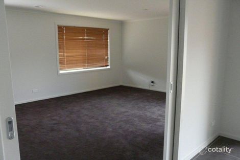 Property photo of 34 Vincent Boulevard Trafalgar VIC 3824