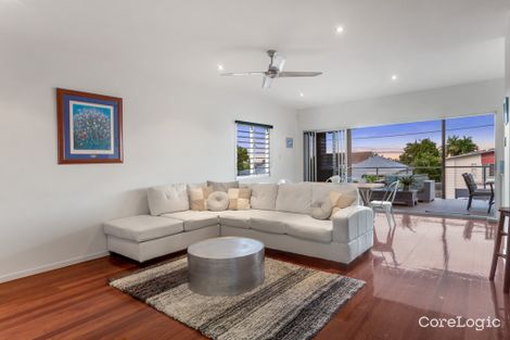 Property photo of 49 Grattan Terrace Wynnum QLD 4178