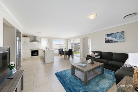 Property photo of 21 Sandpiper Circuit Aberglasslyn NSW 2320