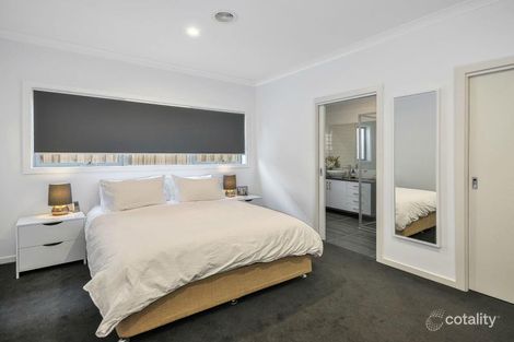 Property photo of 14 Westminster Drive Avondale Heights VIC 3034