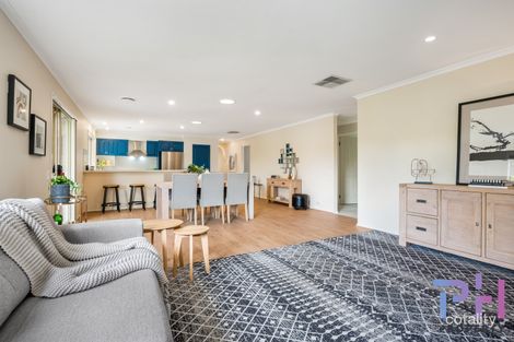 Property photo of 18 Bourke Drive Strathdale VIC 3550
