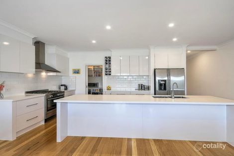 Property photo of 14 Westminster Drive Avondale Heights VIC 3034