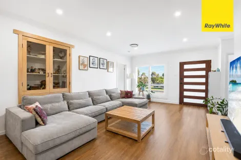 Property photo of 2 Hutt Street Colebee NSW 2761