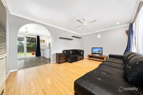 Property photo of 1 Caroline Crescent Cranbourne West VIC 3977