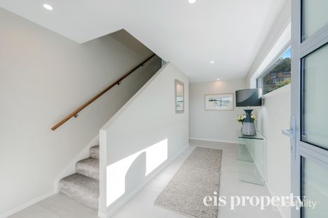 Property photo of 2/10 Eldon Street Lindisfarne TAS 7015