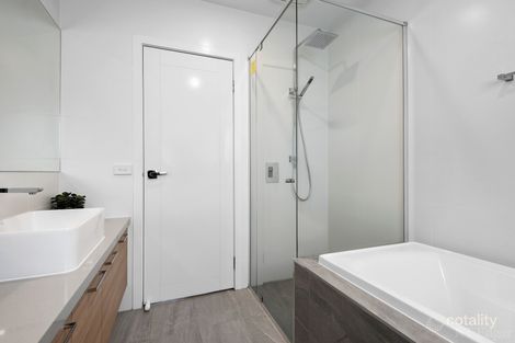 Property photo of 2/4 George Street Camberwell VIC 3124