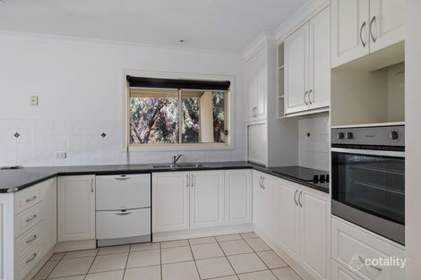 Property photo of 8 Cromer Fairway West Wodonga VIC 3690