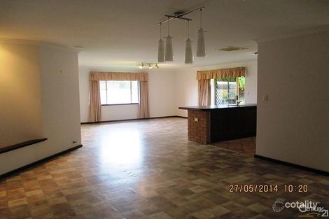 Property photo of 12 Oakmont Avenue Meadow Springs WA 6210