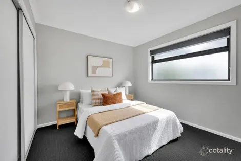 Property photo of 5 Everglade Crescent Roxburgh Park VIC 3064